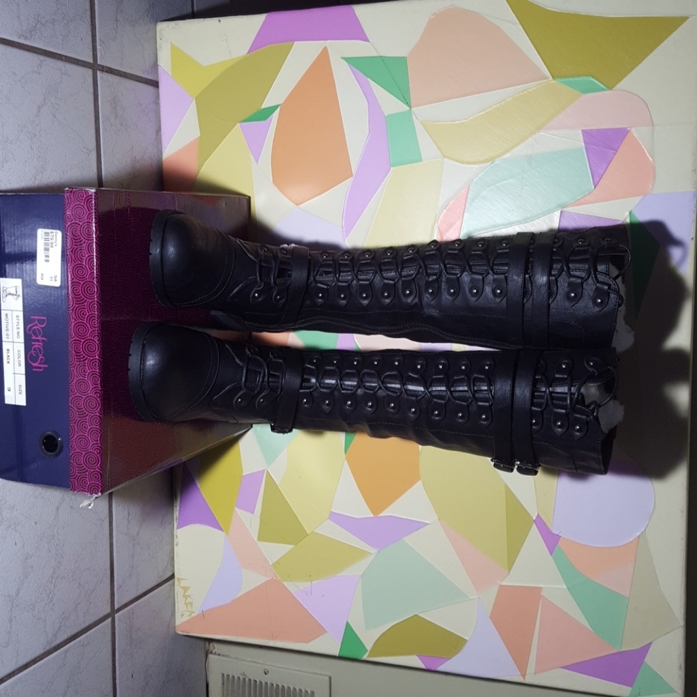 Womens size 9m boots